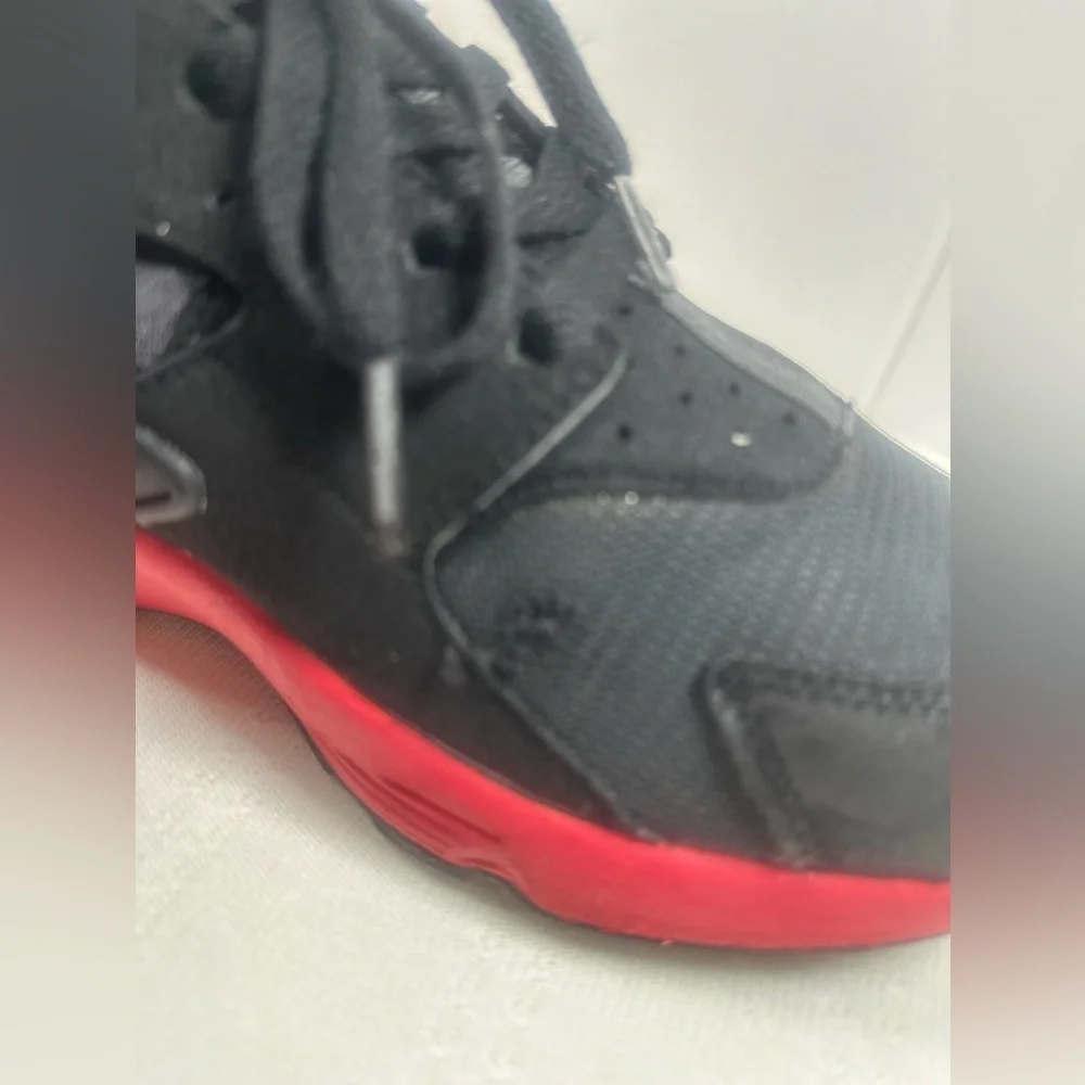 Nike Air Huarache Hyperpunch